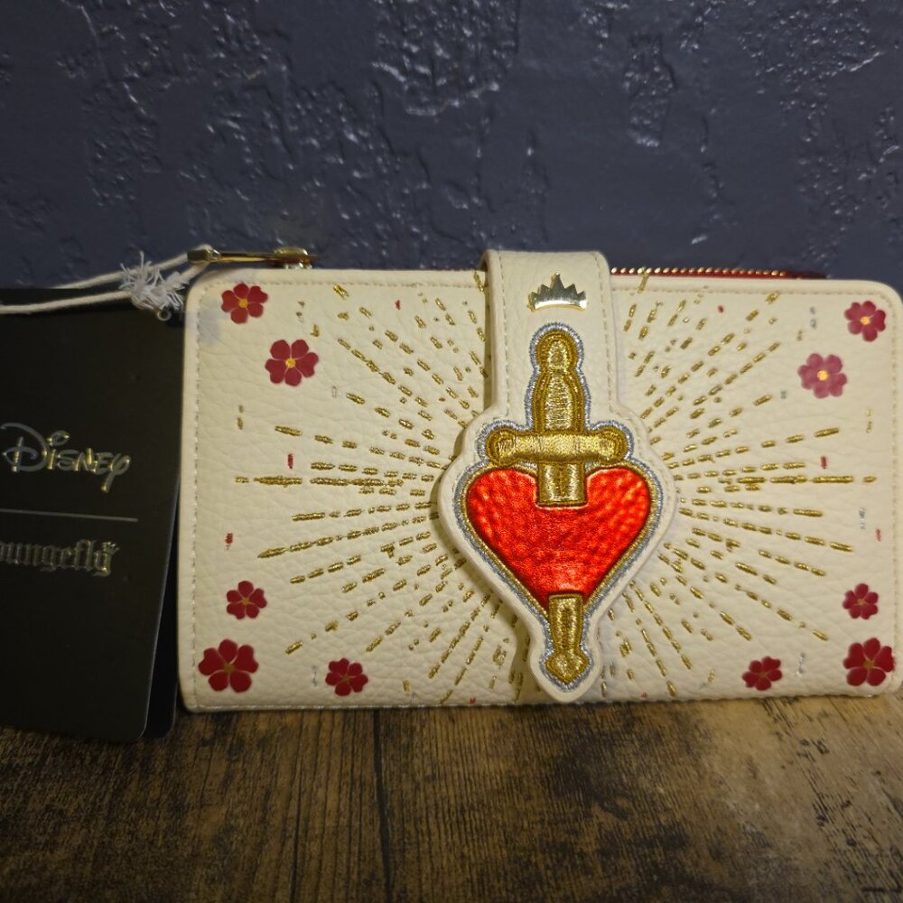 Loungefly Snow White Evil Queen Heart Box With Dagger, Snap Wallet NEW